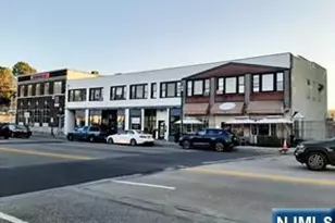 356-368 Cedar Ln 7, Teaneck Township, NJ 07666 - Photo 1