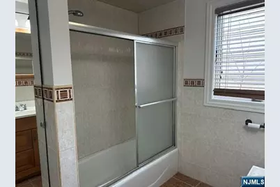 92 Kossuth Street 2 #2, Wallington, NJ 07057 - Photo 17