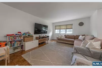 1111 River Road E20 #E20, Edgewater, NJ 07020 - Photo 3