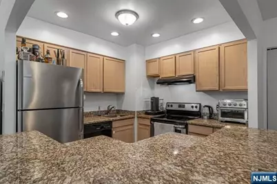 1111 River Road E20 #E20, Edgewater, NJ 07020 - Photo 7