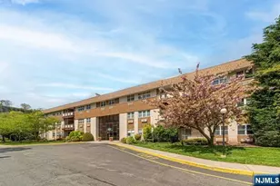 1111 River Road E20, Edgewater, NJ 07020 - Photo 1