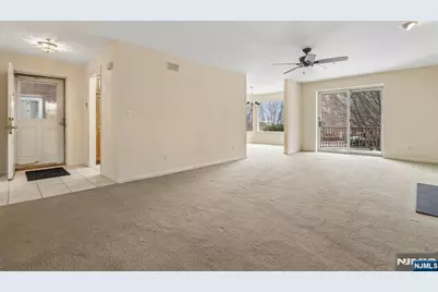 69 Turnberry Road 2 #2, Little Falls Township, NJ 07424 - Photo 5