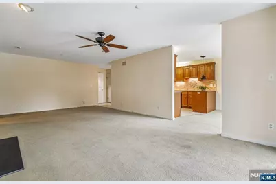 69 Turnberry Road 2 #2, Little Falls Township, NJ 07424 - Photo 7