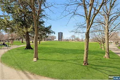 2100 Linwood Avenue 22P #22P, Fort Lee, NJ 07024 - Photo 21