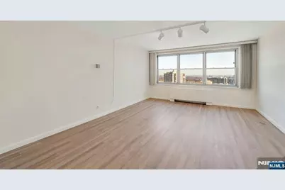 2100 Linwood Avenue 22P #22P, Fort Lee, NJ 07024 - Photo 5
