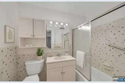 2100 Linwood Avenue 22P #22P, Fort Lee, NJ 07024 - Photo 17