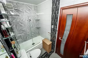 250 Gorge 8 C, Cliffside Park, NJ 07010 - Photo 33