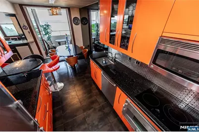 250 Gorge 8 C #8 C, Cliffside Park, NJ 07010 - Photo 7