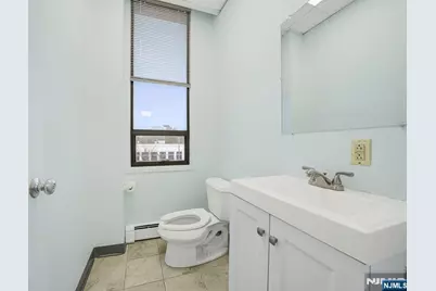 1 Lethbridge Plaza 34 #34, Mahwah, NJ 07430 - Photo 9