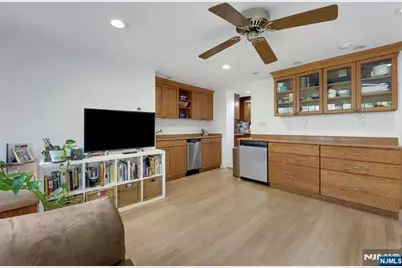 1280 Sussex Road, Teaneck Township, NJ 07666 - Photo 15