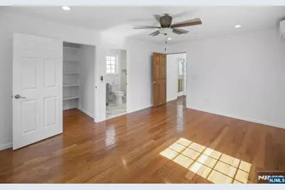 32 E Harrison Place, Livingston, NJ 07039 - Photo 13