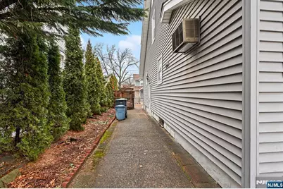 4 Banta Place, Bergenfield, NJ 07621 - Photo 29