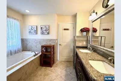 229 E Columbia Avenue B #B, Palisades Park, NJ 07650 - Photo 27