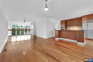 22 Vela Way, Edgewater, NJ 07020 - Photo 9