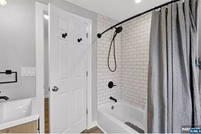 652 Harvard Street, New Milford, NJ 07646 - Photo 21