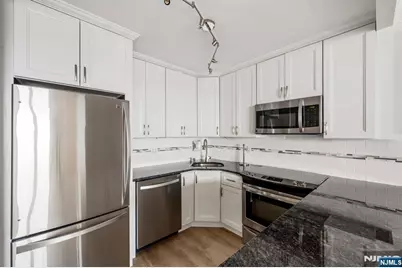 7855 Boulevard East 28K #28K, North Bergen, NJ 07047 - Photo 5