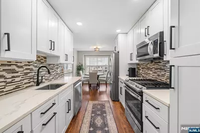 900 Somerset Court, Ramsey, NJ 07446 - Photo 9