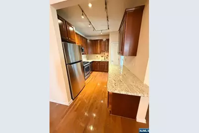 323 Wilshire Drive 3024 #3024, Nutley, NJ 07110 - Photo 9