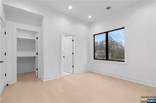 21 Manor Ct, Glen Rock, NJ 07452 - Photo 15