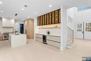 21 Manor Ct, Glen Rock, NJ 07452 - Photo 9