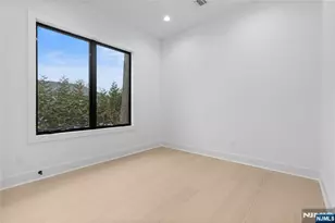 21 Manor Ct, Glen Rock, NJ 07452 - Photo 17