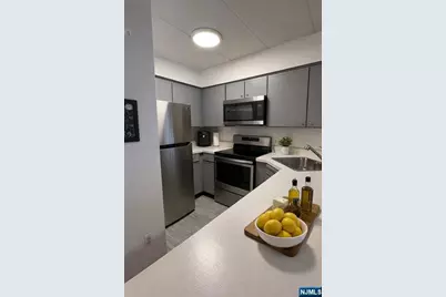 5 Linden Street 2E #2E, Hackensack, NJ 07601 - Photo 7