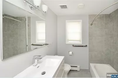 11 Gregory Court, Elmwood Park, NJ 07407 - Photo 9