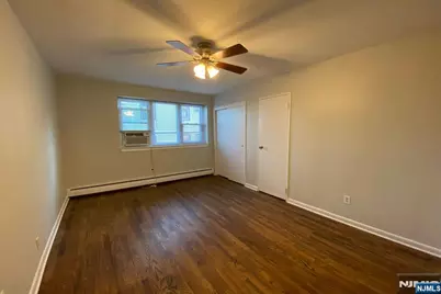 35 Willow Street B4 #B4, Montclair, NJ 07042 - Photo 7