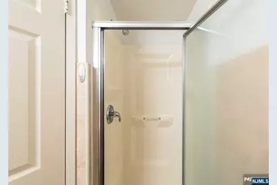 10 Palisade Avenue 2C #2C, Cliffside Park, NJ 07010 - Photo 15