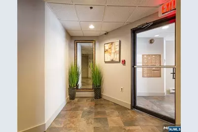 10 Palisade Avenue 2C #2C, Cliffside Park, NJ 07010 - Photo 17