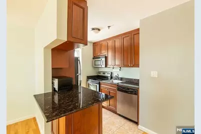10 Palisade Avenue 2C #2C, Cliffside Park, NJ 07010 - Photo 5