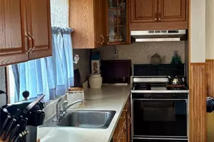 528 Terrace Ave, Hasbrouck Heights, NJ 07604 - Photo 13