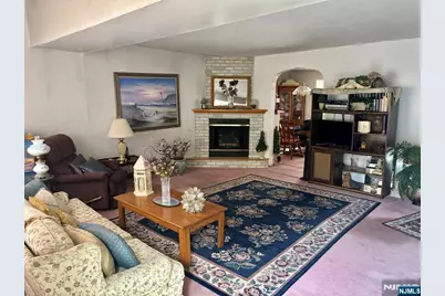 528 Terrace Avenue, Hasbrouck Heights, NJ 07604 - Photo 9