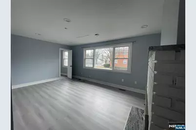 35 Chestnut Street 1F #1F, Wallington, NJ 07057 - Photo 3