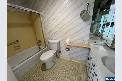 300 Winston Drive 502 #502, Cliffside Park, NJ 07010 - Photo 11