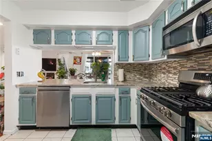 15 Boulder Run Rd, Paterson, NJ 07501 - Photo 3