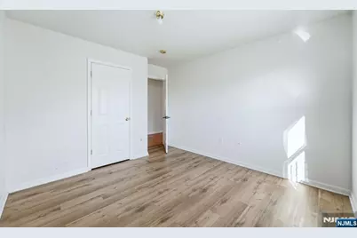 303-305 Runyon Street, Newark, NJ 07108 - Photo 15