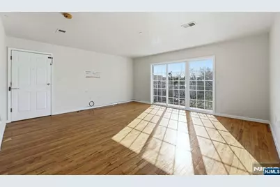 303-305 Runyon Street, Newark, NJ 07108 - Photo 5