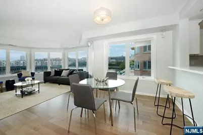 307 Adams Court 307 #307, Edgewater, NJ 07020 - Photo 5