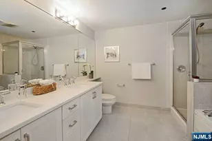 307 Adams Ct 307, Edgewater, NJ 07020 - Photo 11