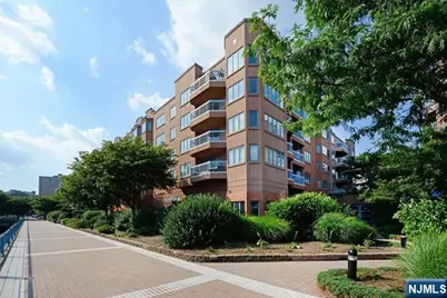 307 Adams Court 307 #307, Edgewater, NJ 07020 - Photo 19