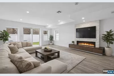 167 Kipp Avenue, Hasbrouck Heights, NJ 07604 - Photo 5