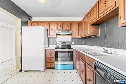 170 Lafayette Avenue 6A #6A, Passaic, NJ 07055 - Photo 5