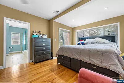 467 Summit Avenue, Hackensack, NJ 07601 - Photo 17