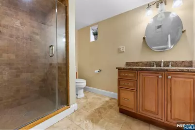 467 Summit Avenue, Hackensack, NJ 07601 - Photo 29