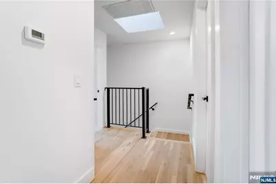 100 E Harwood Terrace, Palisades Park, NJ 07650 - Photo 9