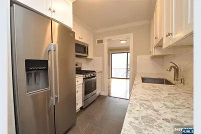 38 Holiday Court T038 #T038, River Vale Township, NJ 07675 - Photo 9