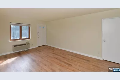 250 Oak E4 #E4, Ridgewood, NJ 07450 - Photo 5