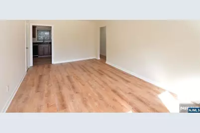 250 Oak E4 #E4, Ridgewood, NJ 07450 - Photo 3