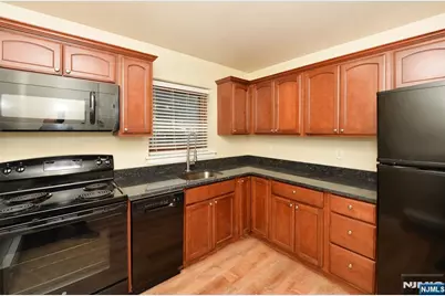 250 Oak E4 #E4, Ridgewood, NJ 07450 - Photo 7